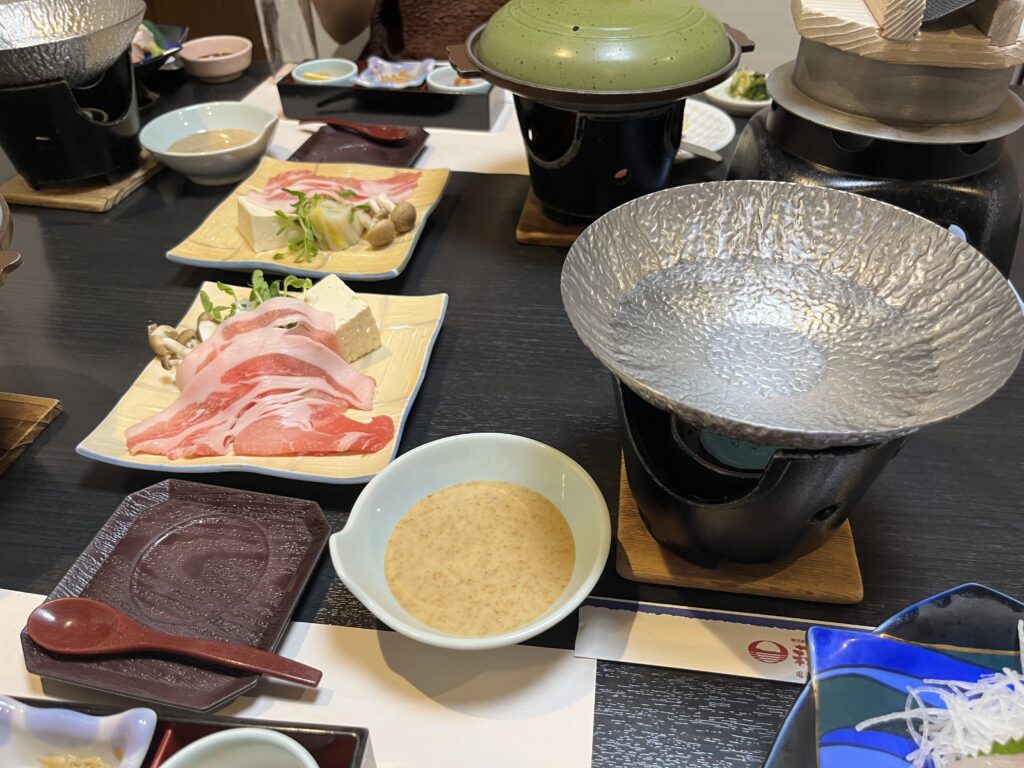 地元産むつみ豚のしゃぶしゃぶ