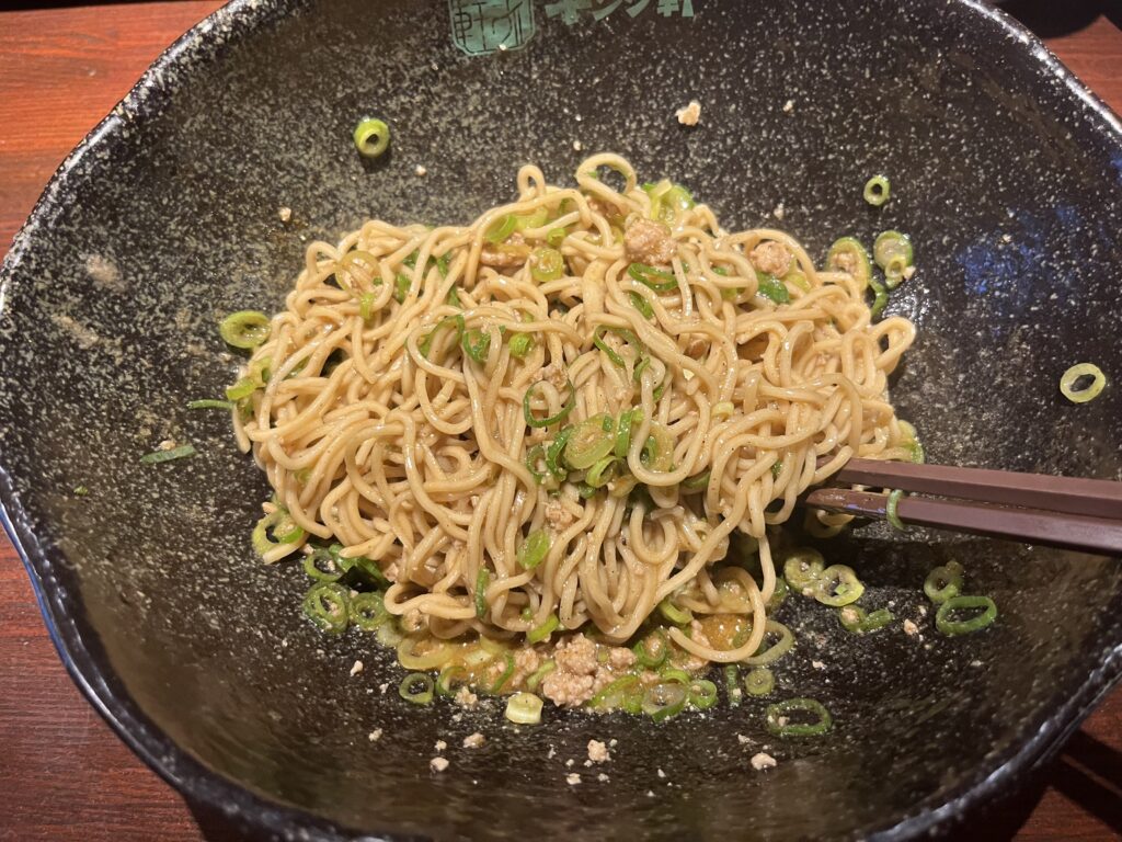 広島 キング軒の汁なし担々麺をよく混ぜた写真