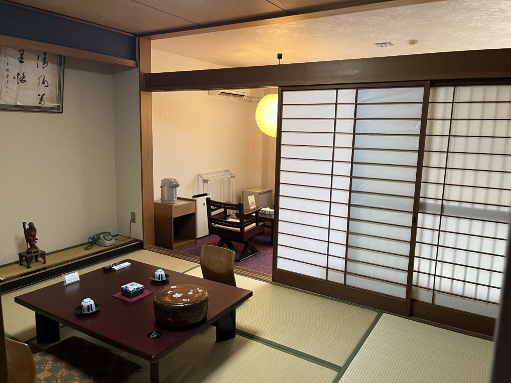 ホテル長門はらだの和洋室客室の様子