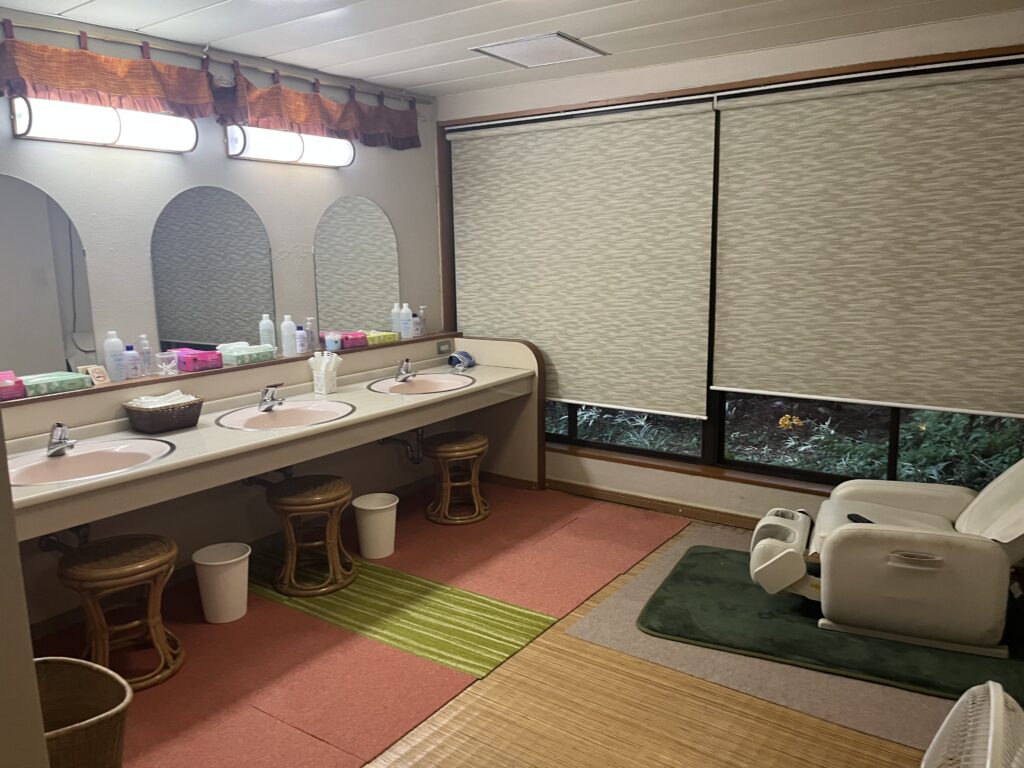 ホテル長門はらだ大浴場の洗面スペース