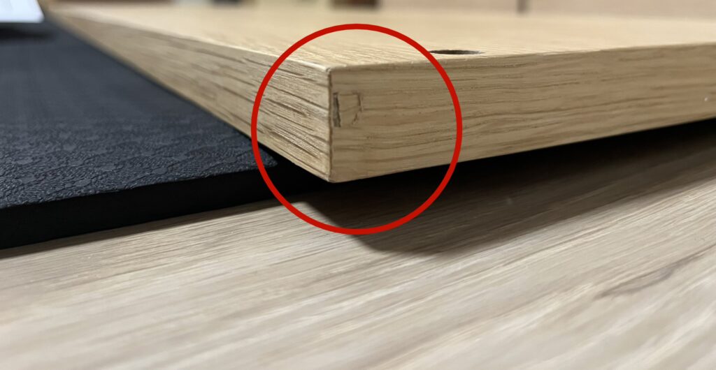 無印スタッキングシェルフ板の欠けと補修跡