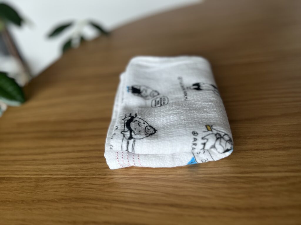 タオルてぬぐいを畳んだ様子