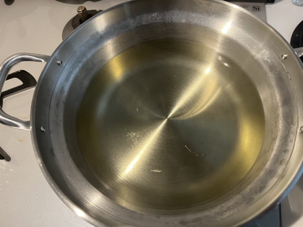 蒸篭使用後の鍋に溜まった茶色い液体