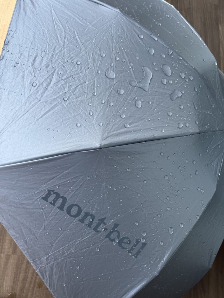 モンベル サンブロックアンブレラ55 雨 弾く