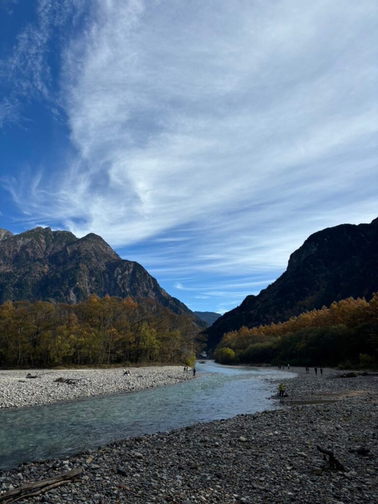 上高地 10月末 紅葉 穂高連峰 ハイシーズン