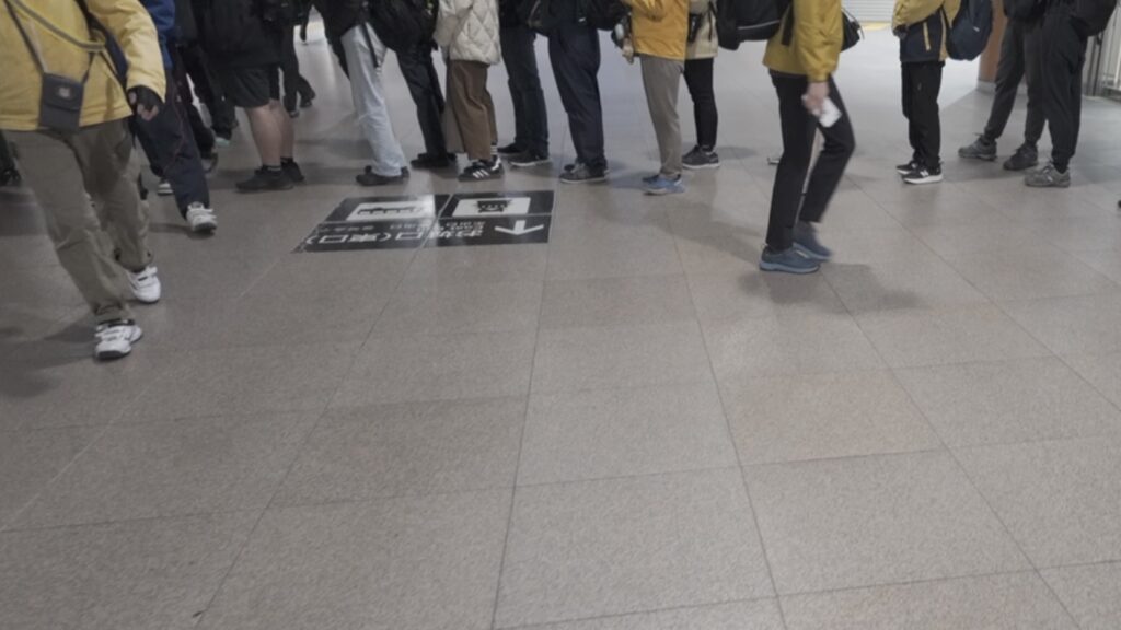 松本駅 上高地線 始発 行列