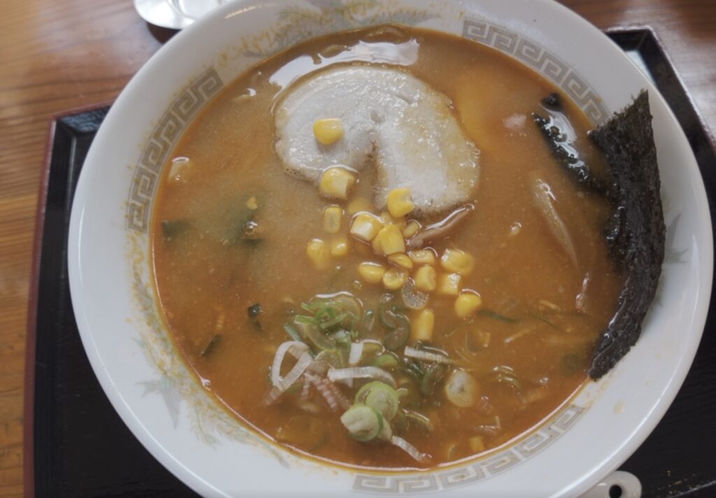 上高地食堂 味噌ラーメン 1320円 信州味噌 ちぢれ麺