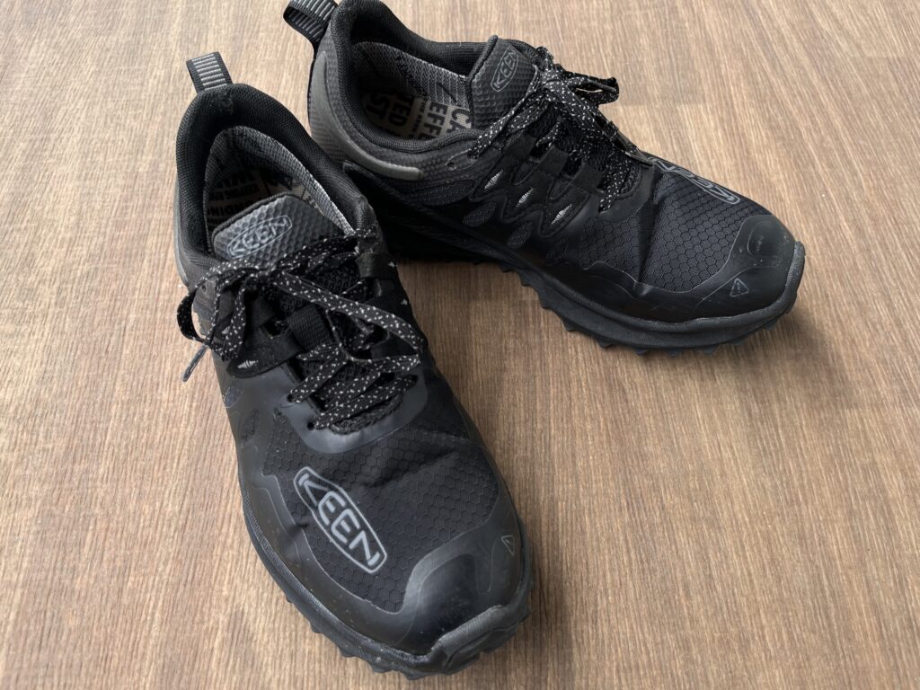 KEEN ザイオニック ウォータープルーフ 黒 レディース 外観