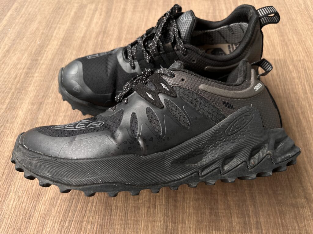 KEEN ザイオニック ソール 厚み 横から 重さ