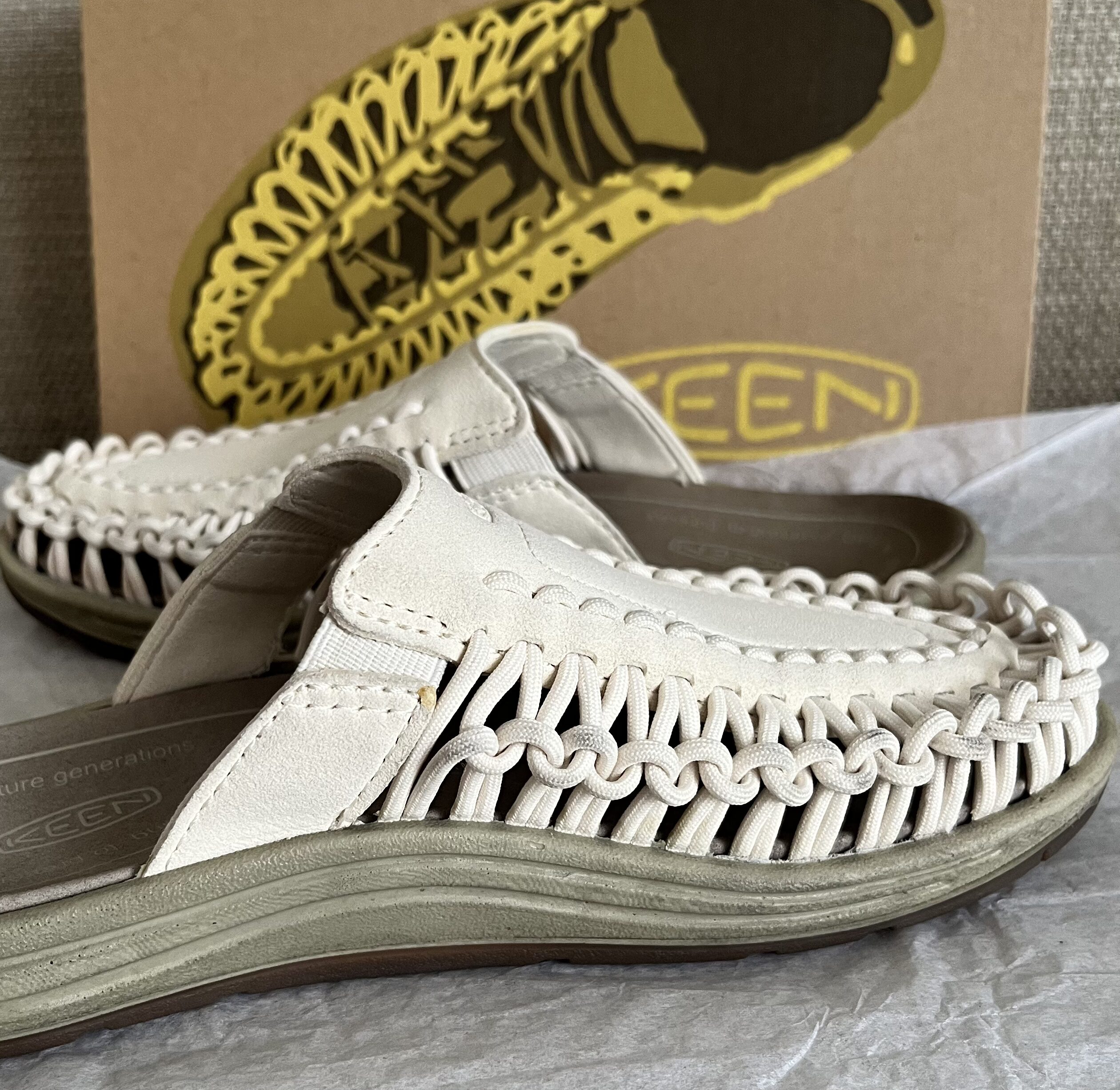 KEEN UNEEK II SLIDE ソール 黄ばみ 黒ずみ 汚れ