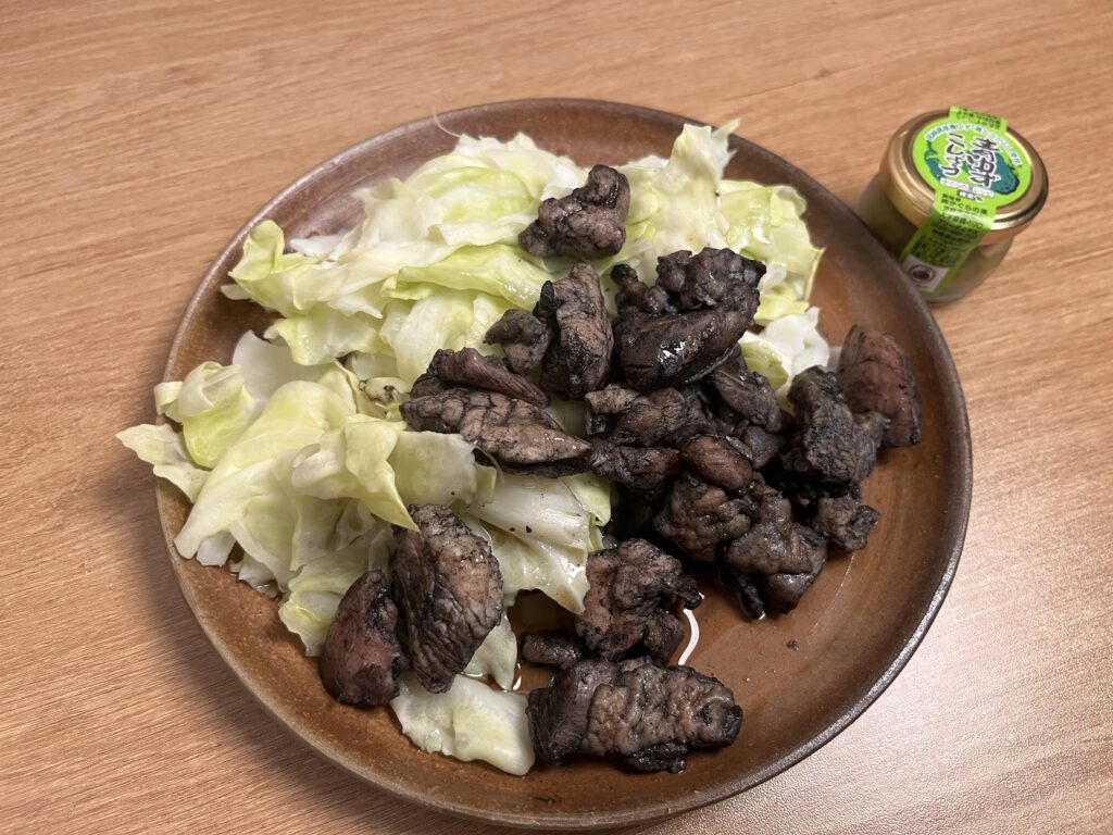 鶏の炭火焼き キャベツ 盛り付け 都城