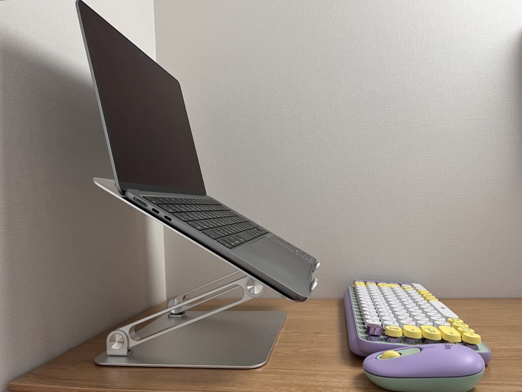 ノートパソコンスタンド 外付けキーボード マウス 高さ 位置関係
