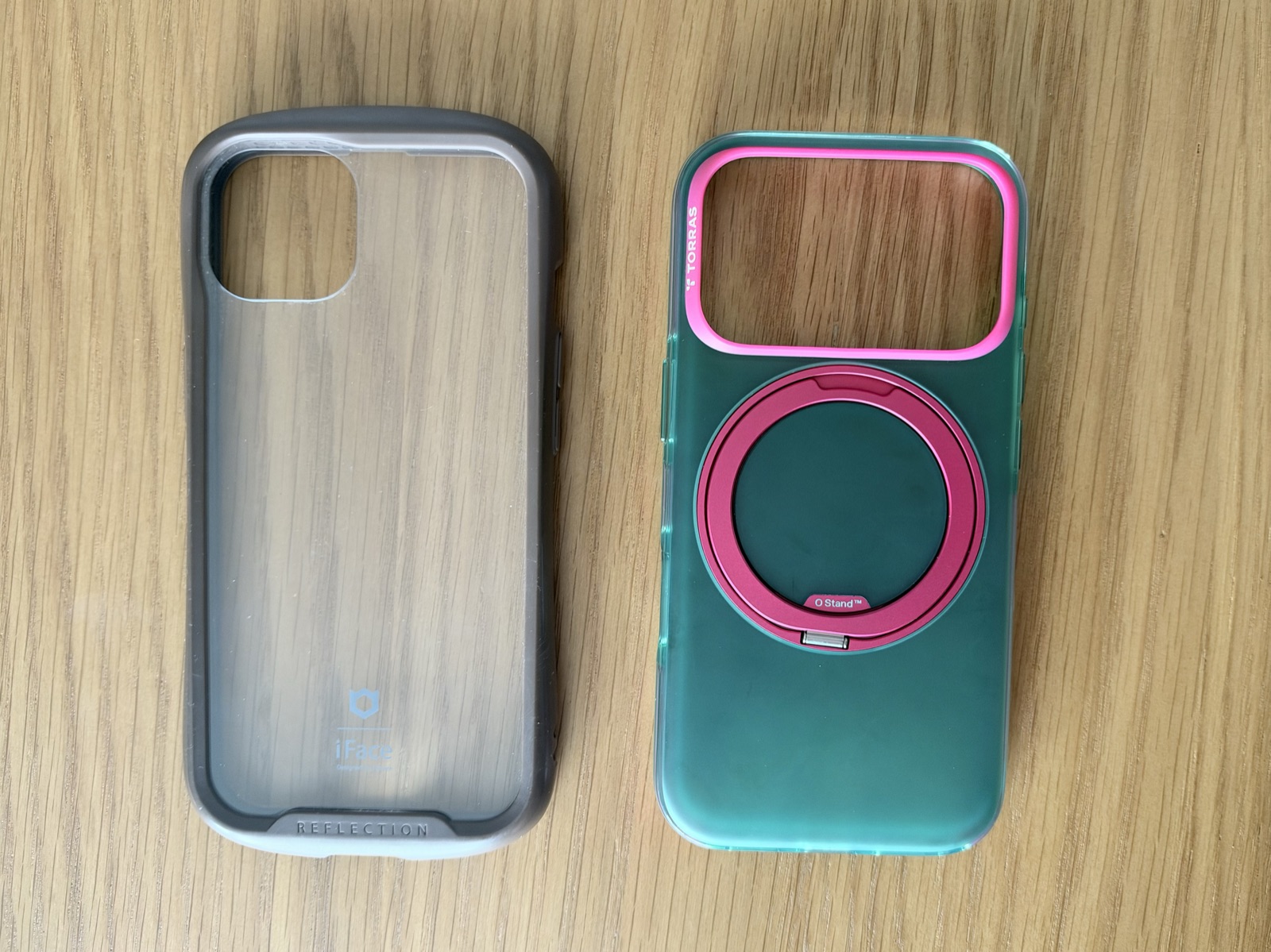 iFaceのケースとTORRAS Ostand O3 Hue を並べて比べた